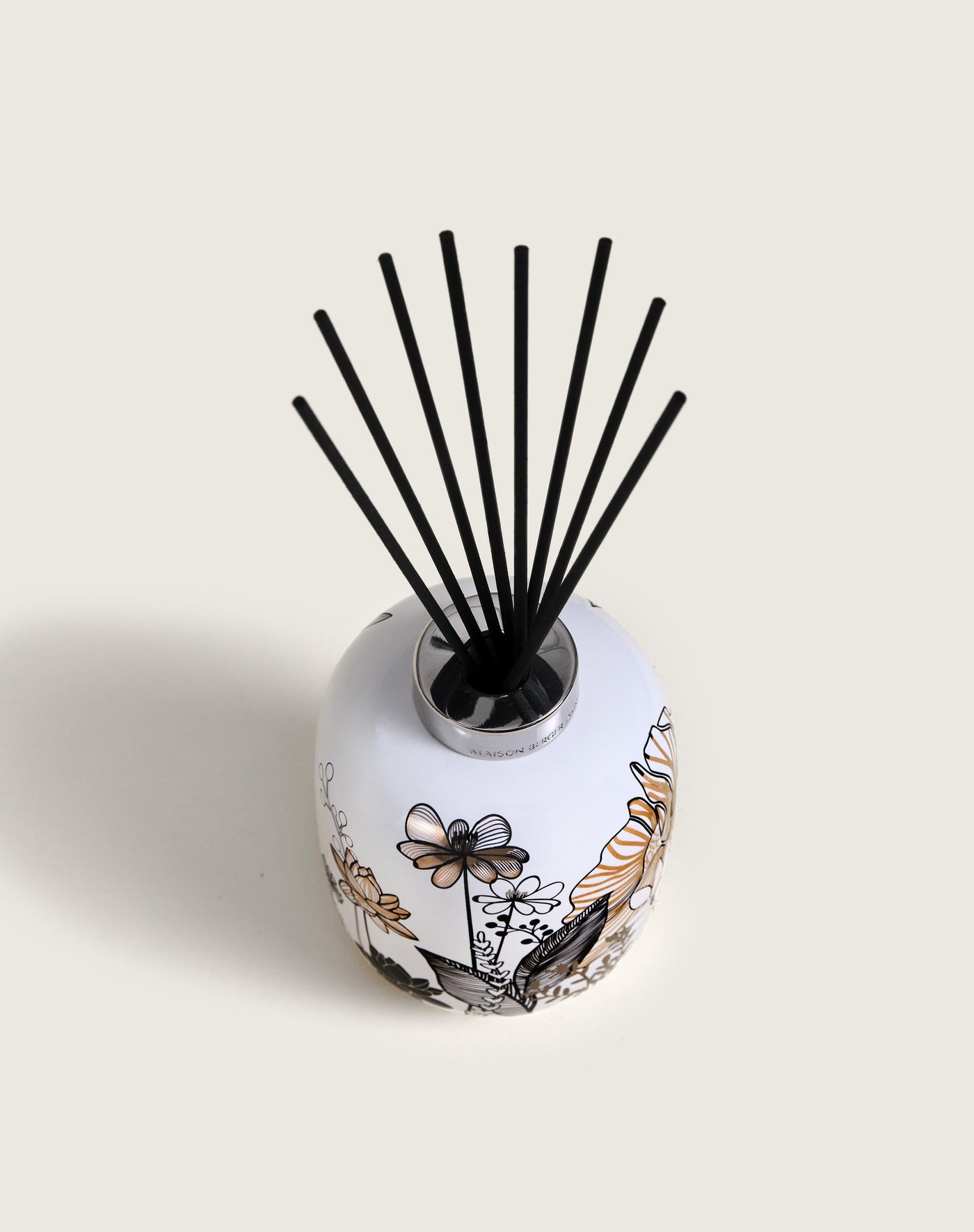 White Vegetal Porcelain Scented Bouquet