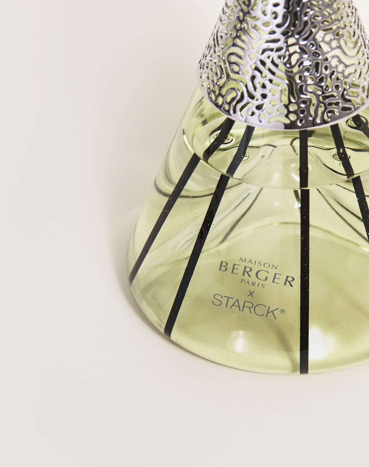 Peau d’Ailleurs Scented Bouquet by Starck