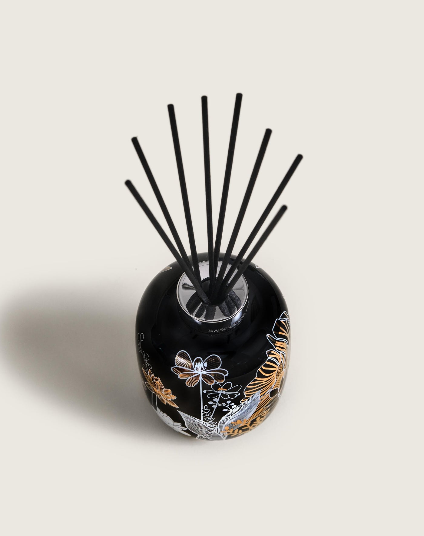 Black Vegetal Porcelain Scented Bouquet