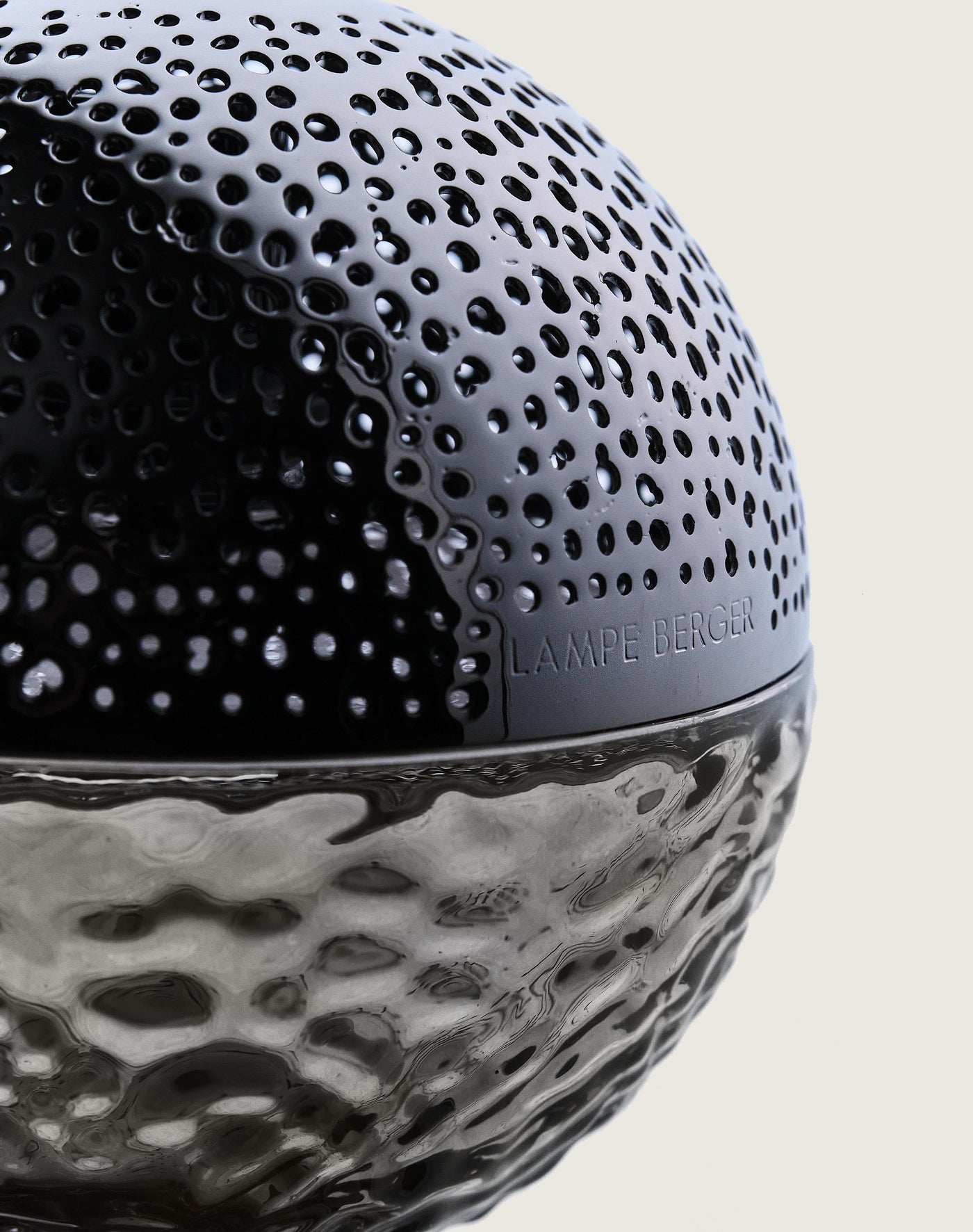 Black Gravity Lamp Berger